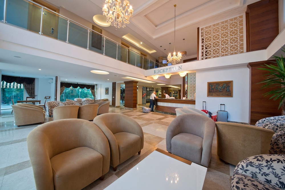 M.C Beach Park Resort Hotel - All Inclusive — Hotel building in Alanya