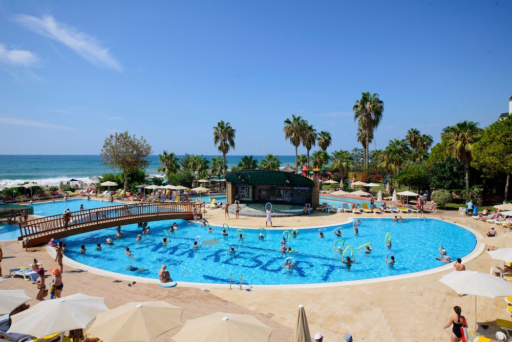 M.C Beach Park Resort Hotel - All Inclusive — Main photo in Alanya