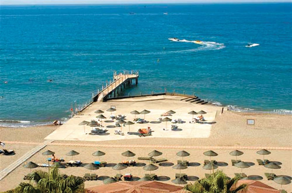 M.C Beach Park Resort Hotel - All Inclusive — Beach in Alanya