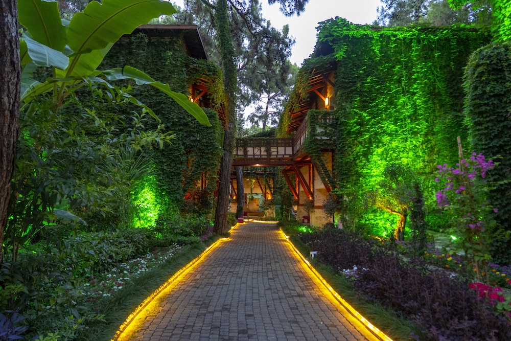 Ulusoy Kemer Holiday Club - All inclusive — Hotel building in Kemer