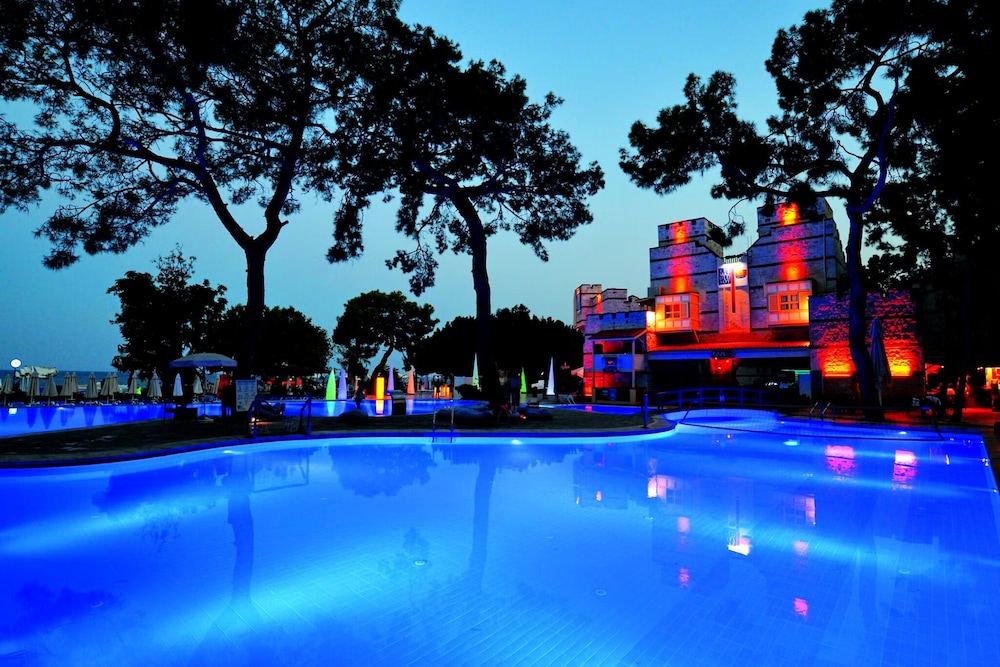 Ulusoy Kemer Holiday Club - All inclusive — Swimming pool in Kemer
