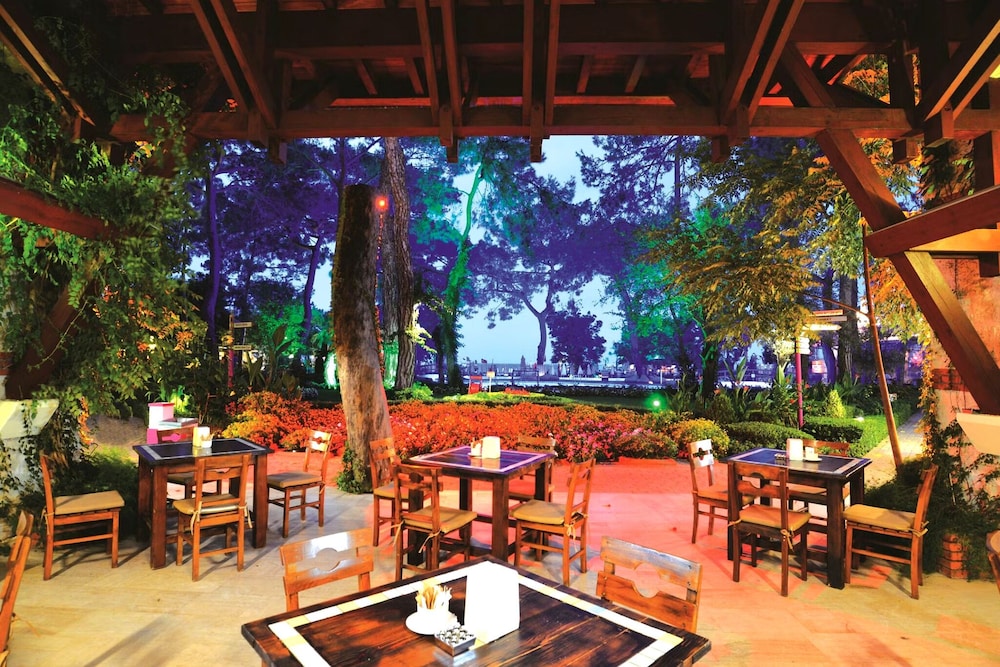 Ulusoy Kemer Holiday Club - All inclusive — Restaurant & bars in Kemer