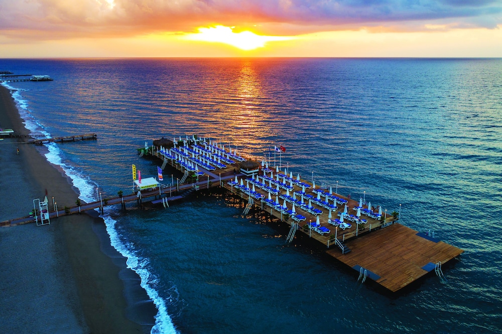 Ulusoy Kemer Holiday Club - All inclusive — Beach in Kemer