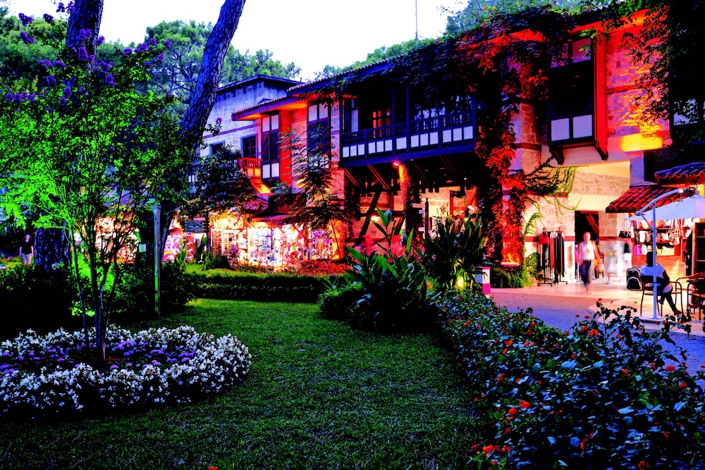 Ulusoy Kemer Holiday Club - All inclusive — Hotel building in Kemer