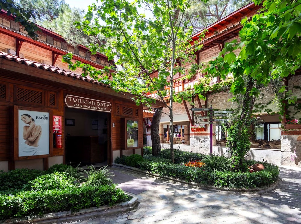 Ulusoy Kemer Holiday Club - All inclusive — Hotel building in Kemer