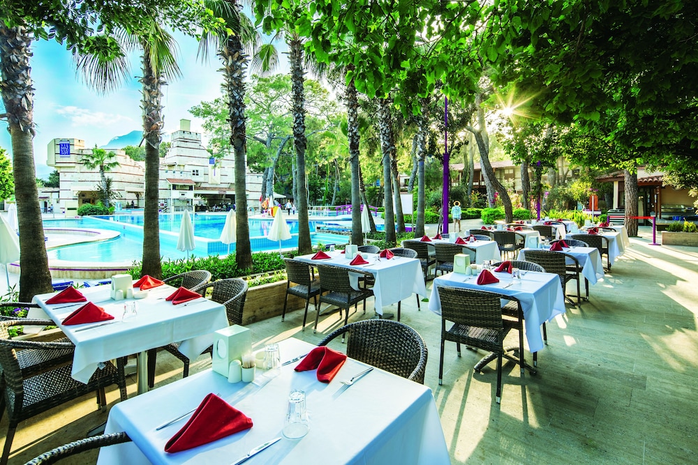 Ulusoy Kemer Holiday Club - All inclusive — Restaurant & bars in Kemer