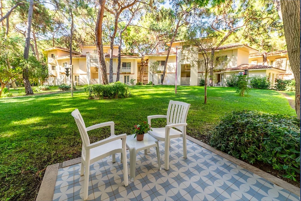 Ulusoy Kemer Holiday Club - All inclusive — Hotel building in Kemer