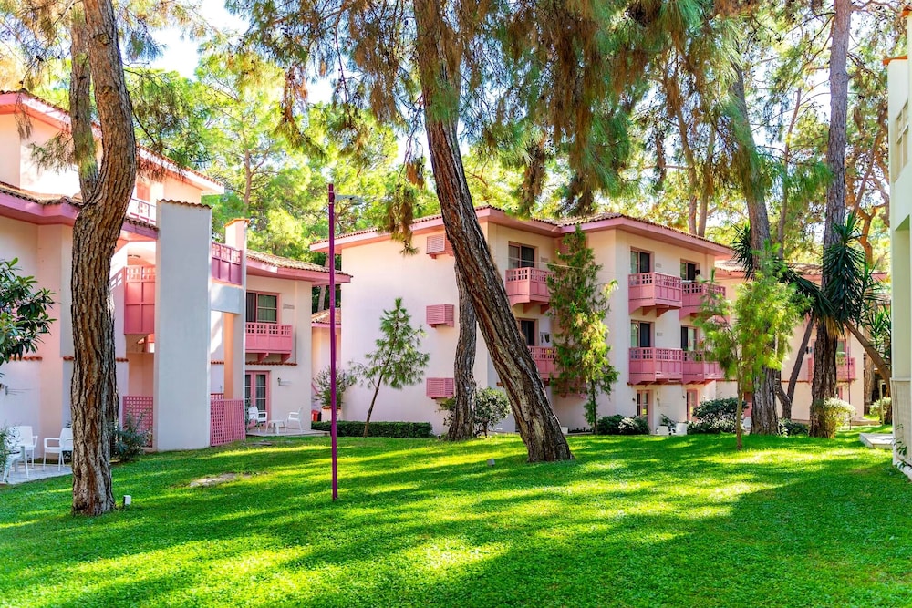 Ulusoy Kemer Holiday Club - All inclusive — Hotel building in Kemer