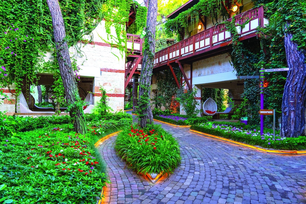 Ulusoy Kemer Holiday Club - All inclusive — Hotel building in Kemer