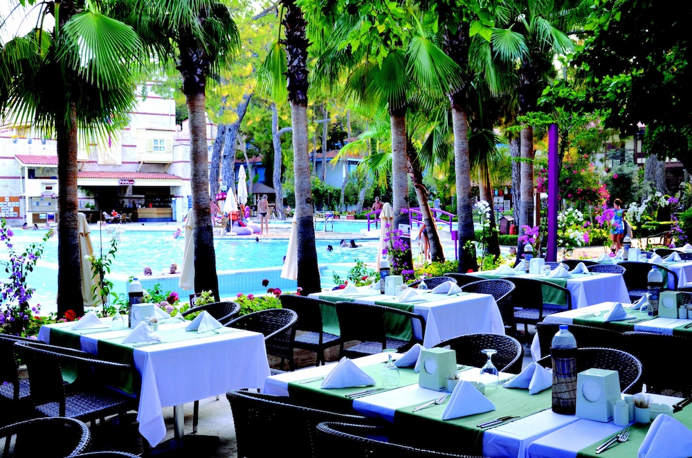 Ulusoy Kemer Holiday Club - All inclusive — Restaurant & bars in Kemer