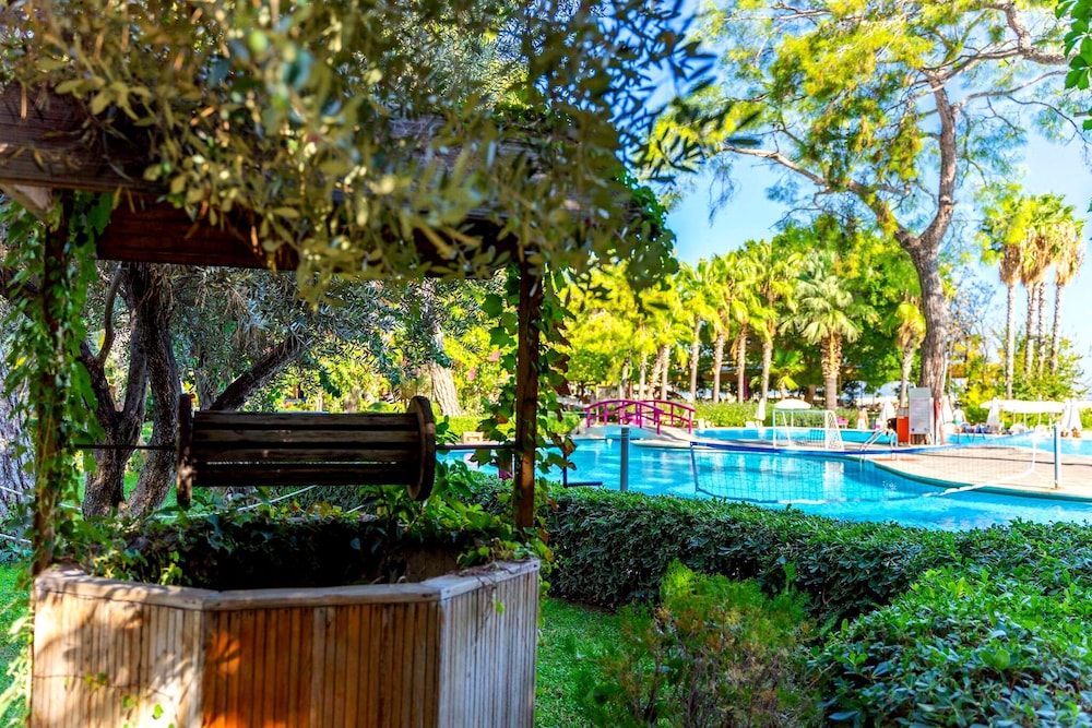 Ulusoy Kemer Holiday Club - All inclusive — Swimming pool in Kemer