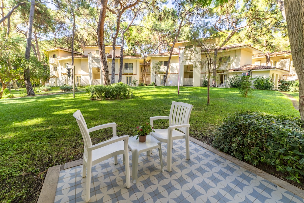 Ulusoy Kemer Holiday Club - All inclusive — Hotel building in Kemer