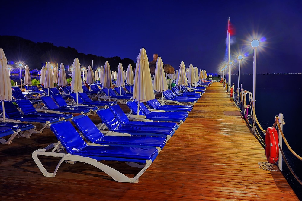 Ulusoy Kemer Holiday Club - All inclusive — Beach in Kemer