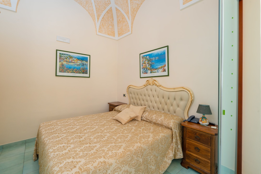 L'Antico Convitto — Hotel rooms in Amalfi, Campania