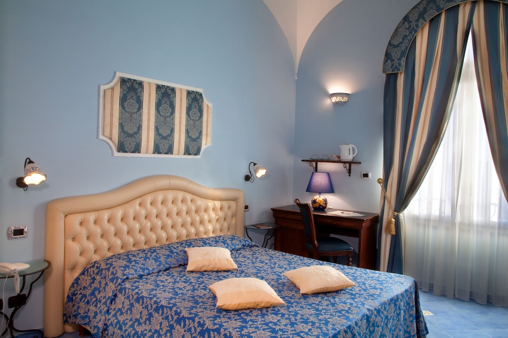 L'Antico Convitto — Hotel rooms in Amalfi, Campania