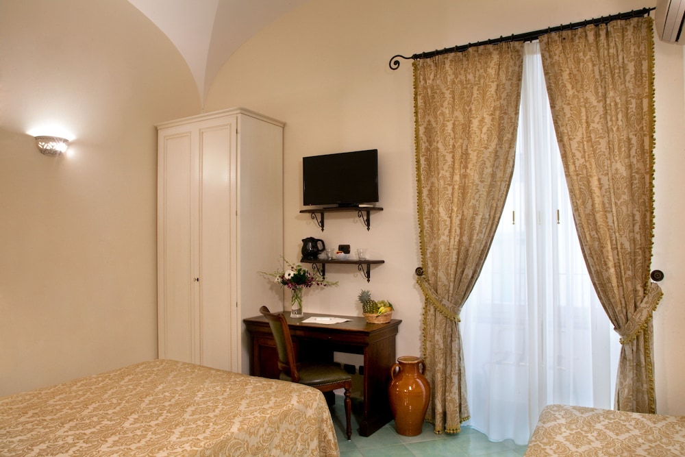 L'Antico Convitto — Hotel rooms in Amalfi, Campania