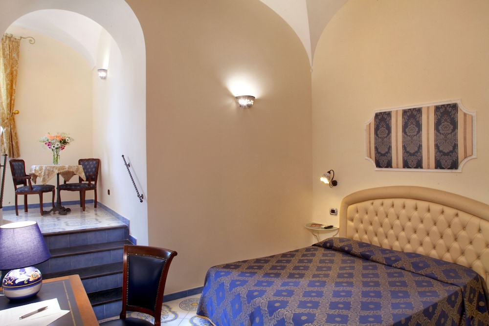L'Antico Convitto — Hotel rooms in Amalfi, Campania