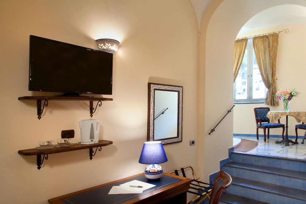 L'Antico Convitto — Hotel rooms in Amalfi, Campania