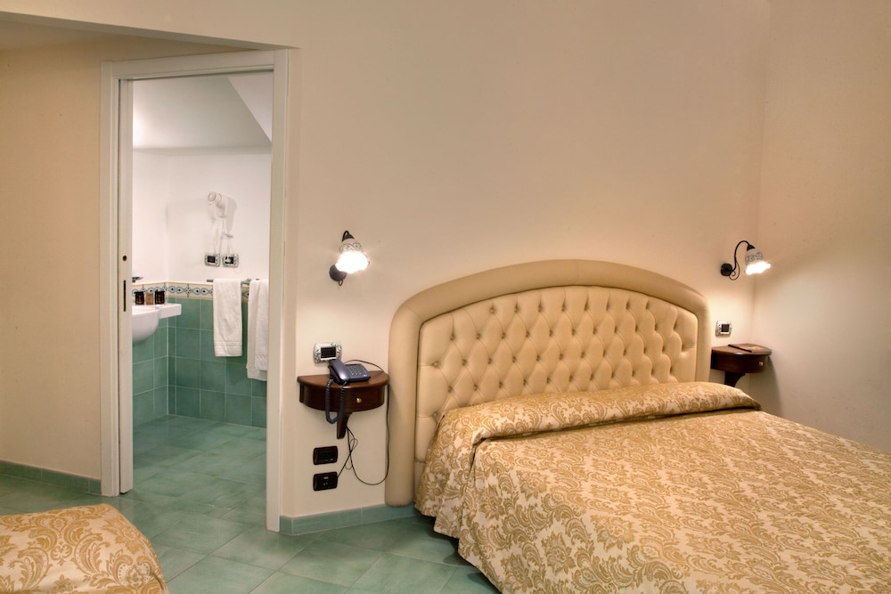 L'Antico Convitto — Hotel rooms in Amalfi, Campania