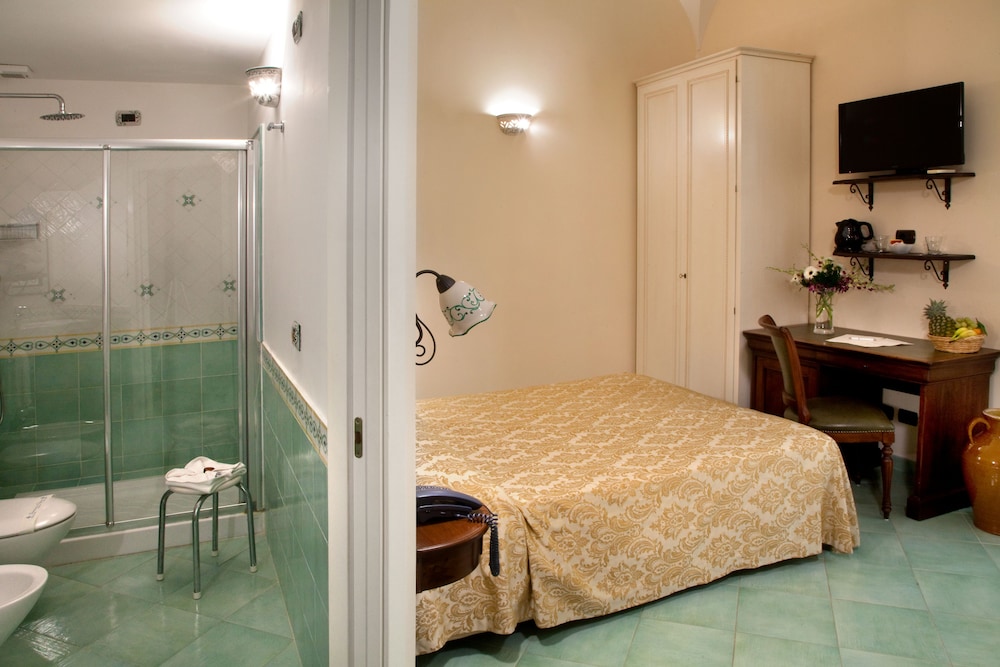 L'Antico Convitto — Hotel rooms in Amalfi, Campania