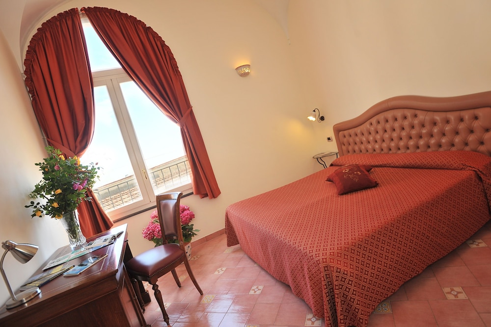 L'Antico Convitto — Hotel rooms in Amalfi, Campania