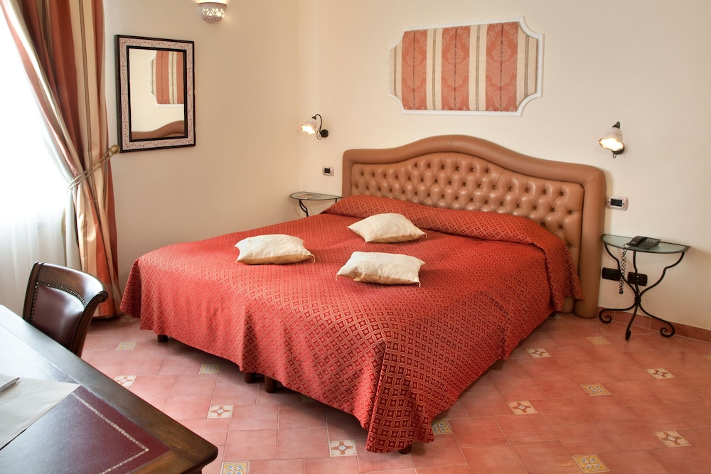 L'Antico Convitto — Hotel rooms in Amalfi, Campania