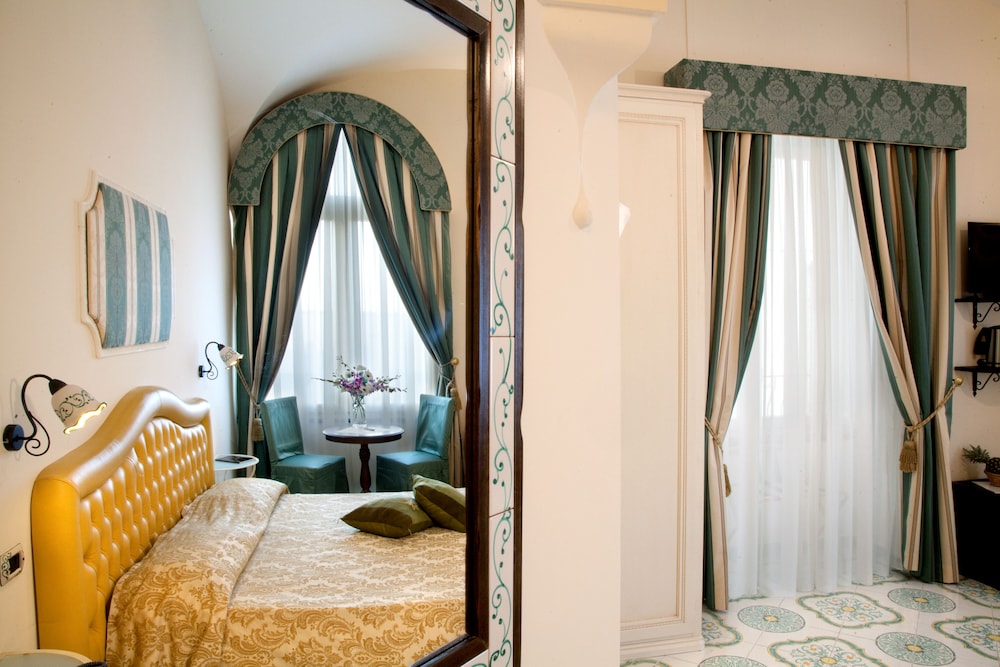 L'Antico Convitto — Hotel rooms in Amalfi, Campania