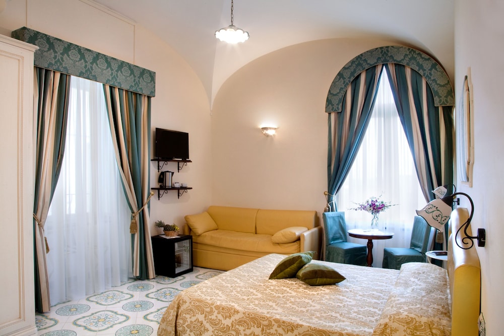 L'Antico Convitto — Hotel rooms in Amalfi, Campania
