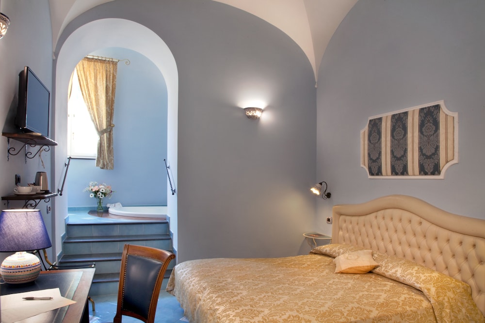 L'Antico Convitto — Hotel rooms in Amalfi, Campania