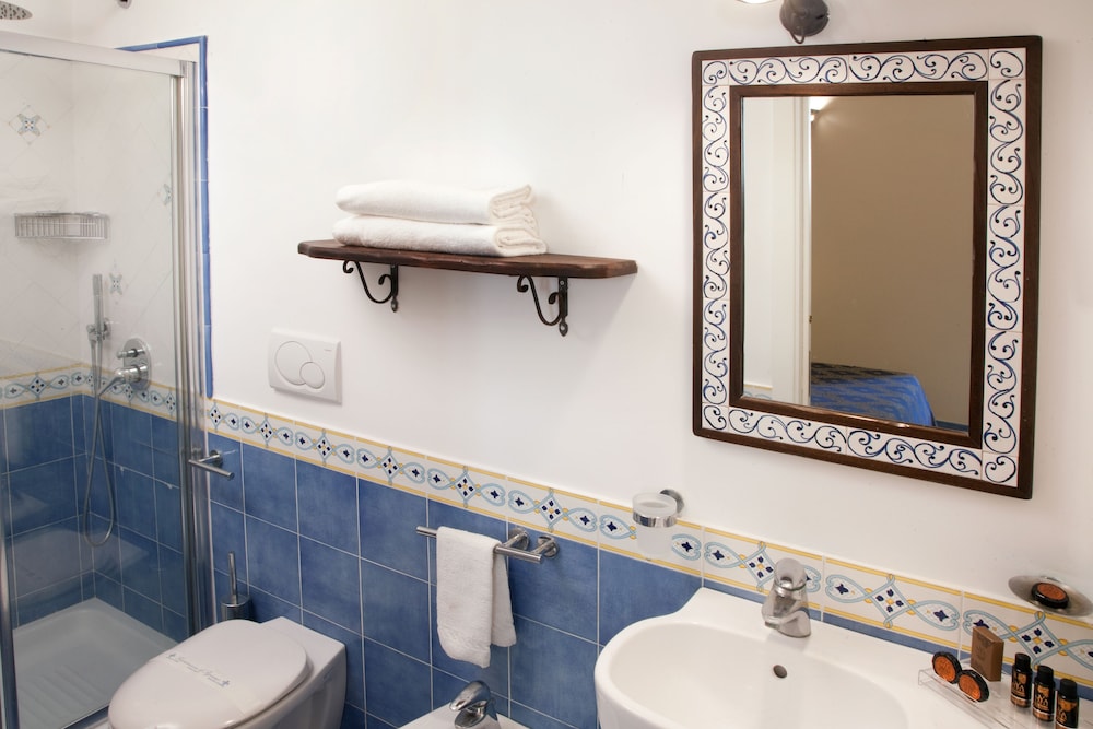 L'Antico Convitto — Hotel rooms in Amalfi, Campania