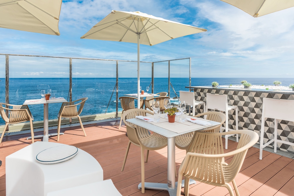 Aqua Natura Madeira Hotel — Restaurant & bars in Porto Moniz, Madeira