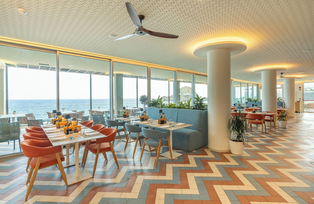 Aqua Natura Madeira Hotel — Restaurant & bars in Porto Moniz, Madeira