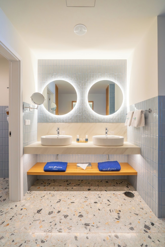Aqua Natura Madeira Hotel — Hotel rooms in Porto Moniz, Madeira