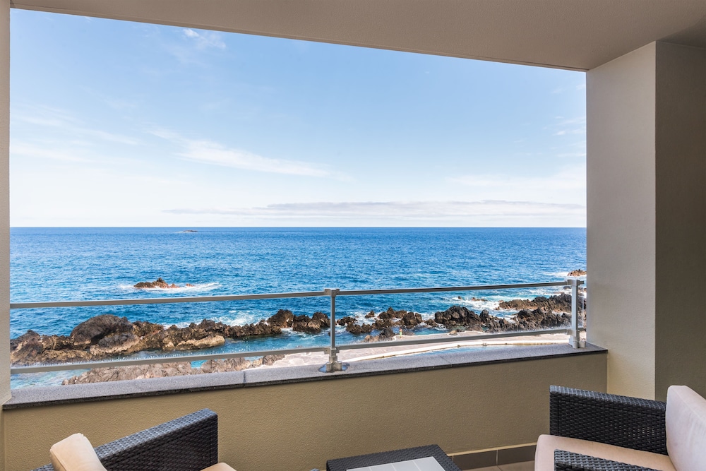 Aqua Natura Madeira Hotel — Hotel rooms in Porto Moniz, Madeira