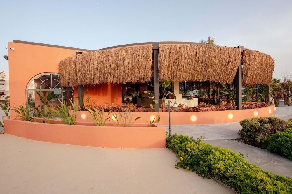 Defne Beach Makri — Restaurant & bars in Fethiye, Mugla