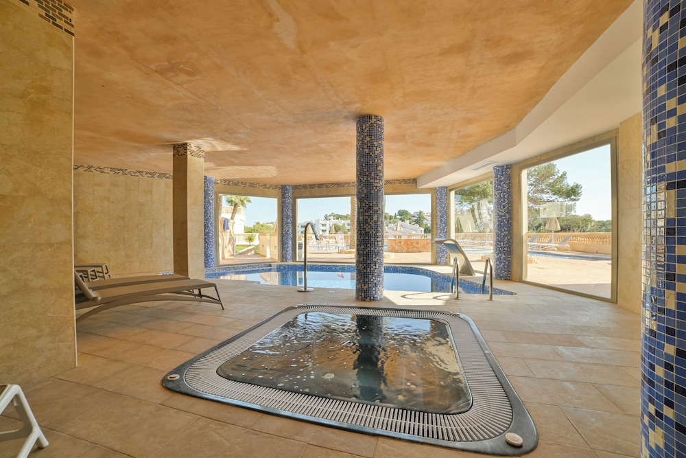 Apartamentos Azul Playa — Spa in Cala d´Or, Balearic Islands