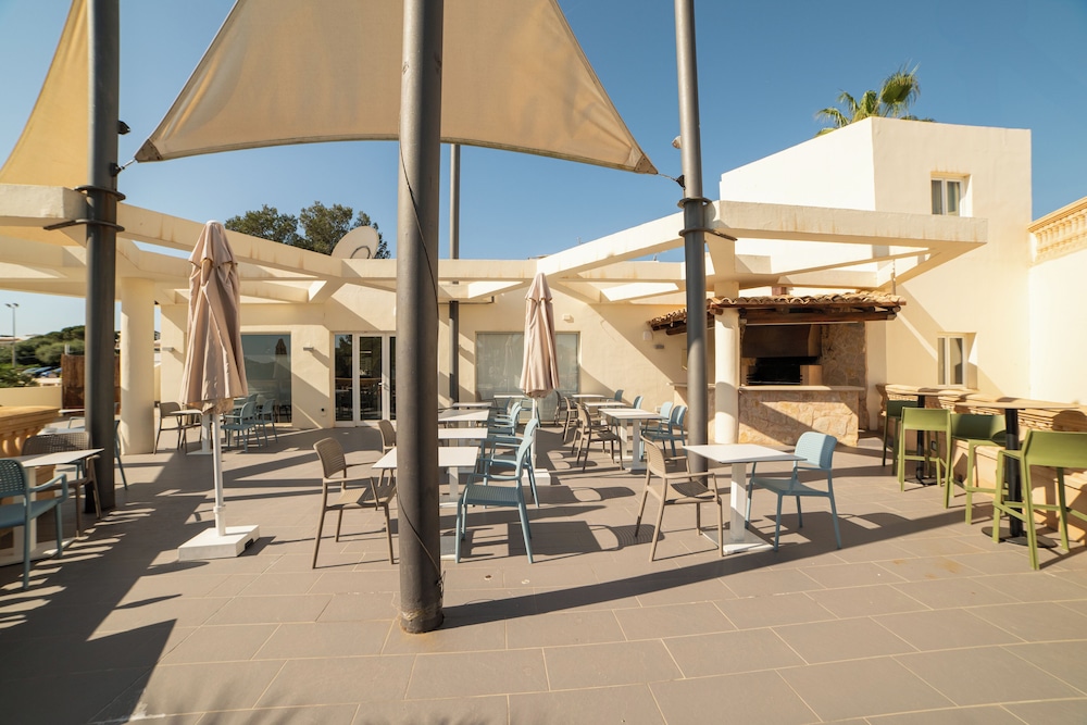 Apartamentos Azul Playa — Restaurant & bars in Cala d´Or, Balearic Islands