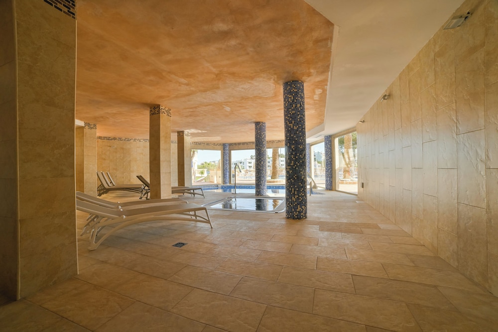 Apartamentos Azul Playa — Swimming pool in Cala d´Or, Balearic Islands