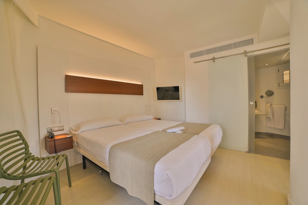 Apartamentos Azul Playa — Hotel rooms in Cala d´Or, Balearic Islands