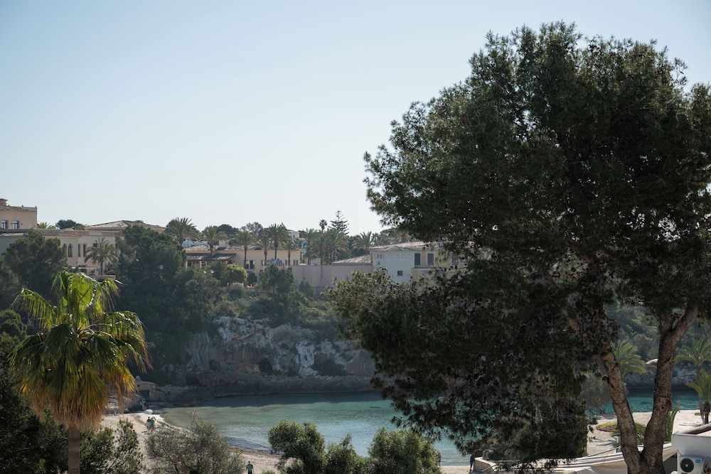 Apartamentos Azul Playa — Beach in Cala d´Or, Balearic Islands