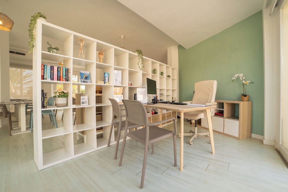 Apartamentos Azul Playa — Hotel building in Cala d´Or, Balearic Islands