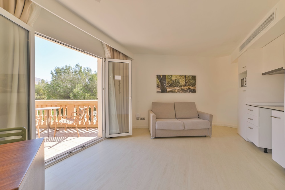 Apartamentos Azul Playa — Hotel rooms in Cala d´Or, Balearic Islands