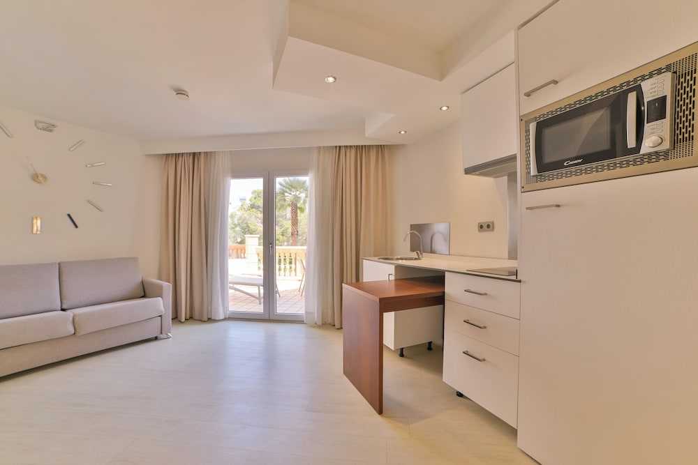 Apartamentos Azul Playa — Hotel rooms in Cala d´Or, Balearic Islands