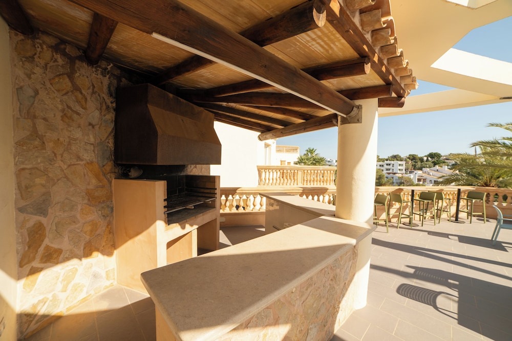 Apartamentos Azul Playa — Restaurant & bars in Cala d´Or, Balearic Islands