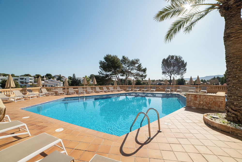 Apartamentos Azul Playa — Swimming pool in Cala d´Or, Balearic Islands