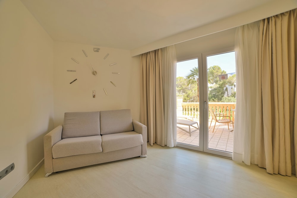 Apartamentos Azul Playa — Hotel rooms in Cala d´Or, Balearic Islands