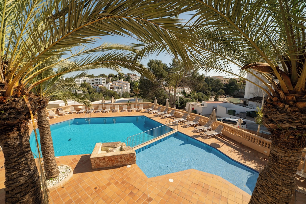 Apartamentos Azul Playa — Swimming pool in Cala d´Or, Balearic Islands