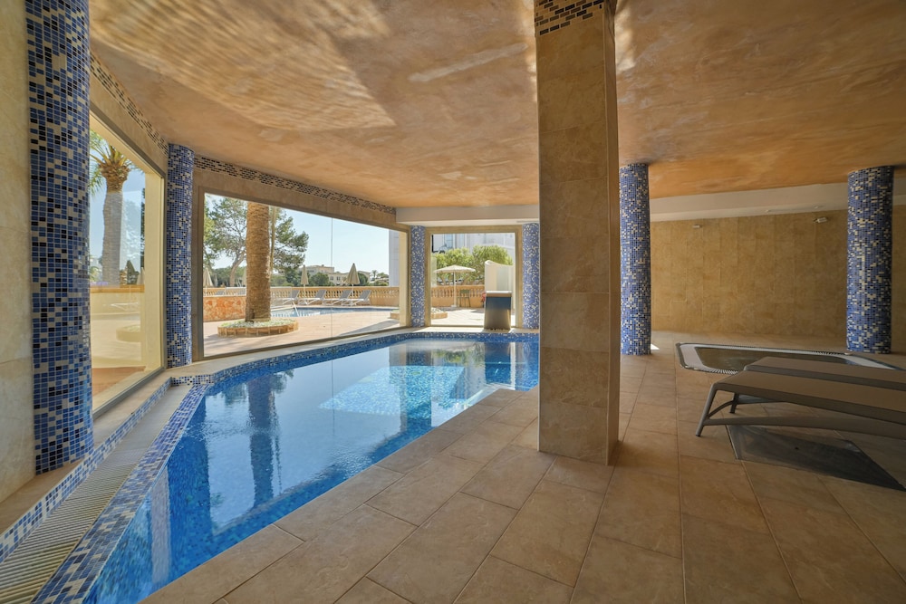 Apartamentos Azul Playa — Swimming pool in Cala d´Or, Balearic Islands