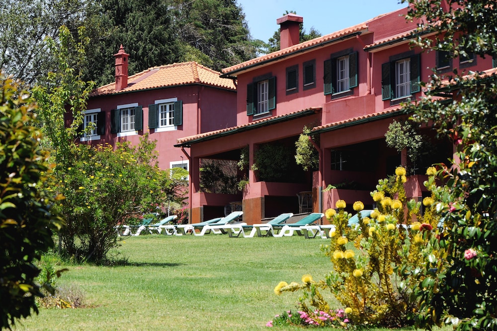 Quinta de Santo António da Serra — Hotel building in Santa Cruz, Madeira