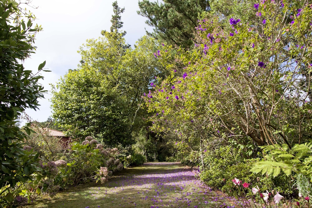 Quinta de Santo António da Serra — Attractions in the area in Santa Cruz, Madeira